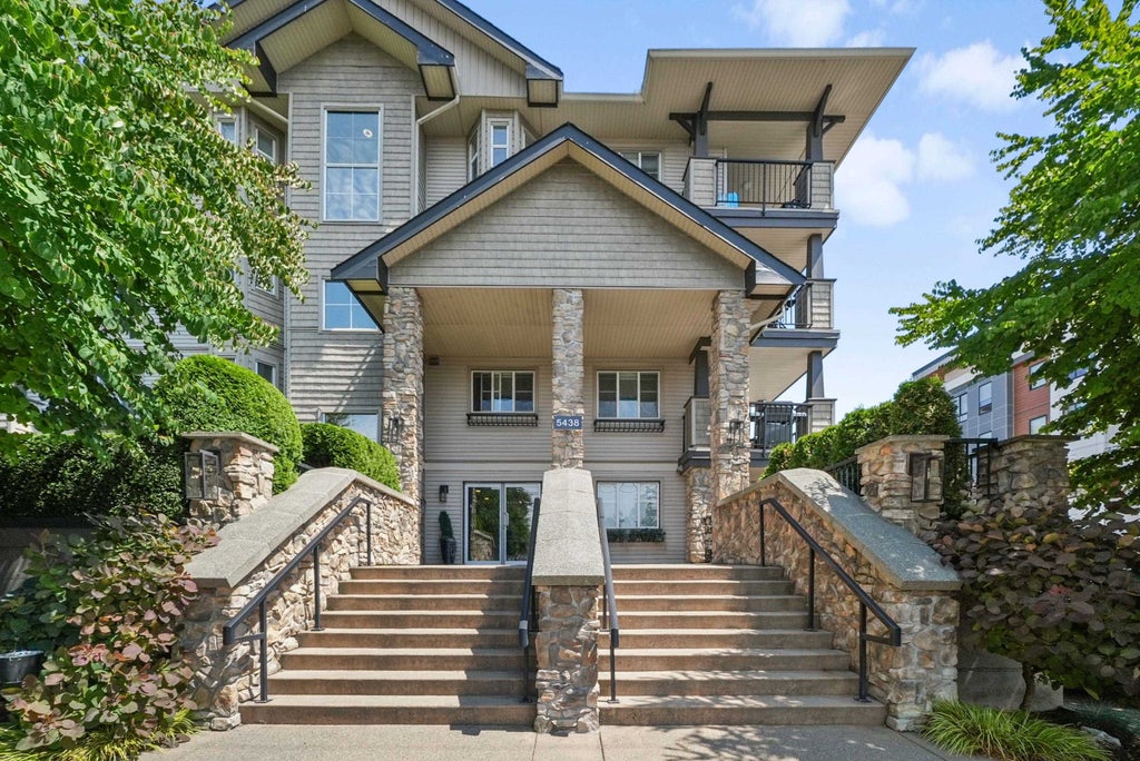 Photo of 5438 198 Street #212, Langley, BC V3A 1G2 (MLS # R3146649)
