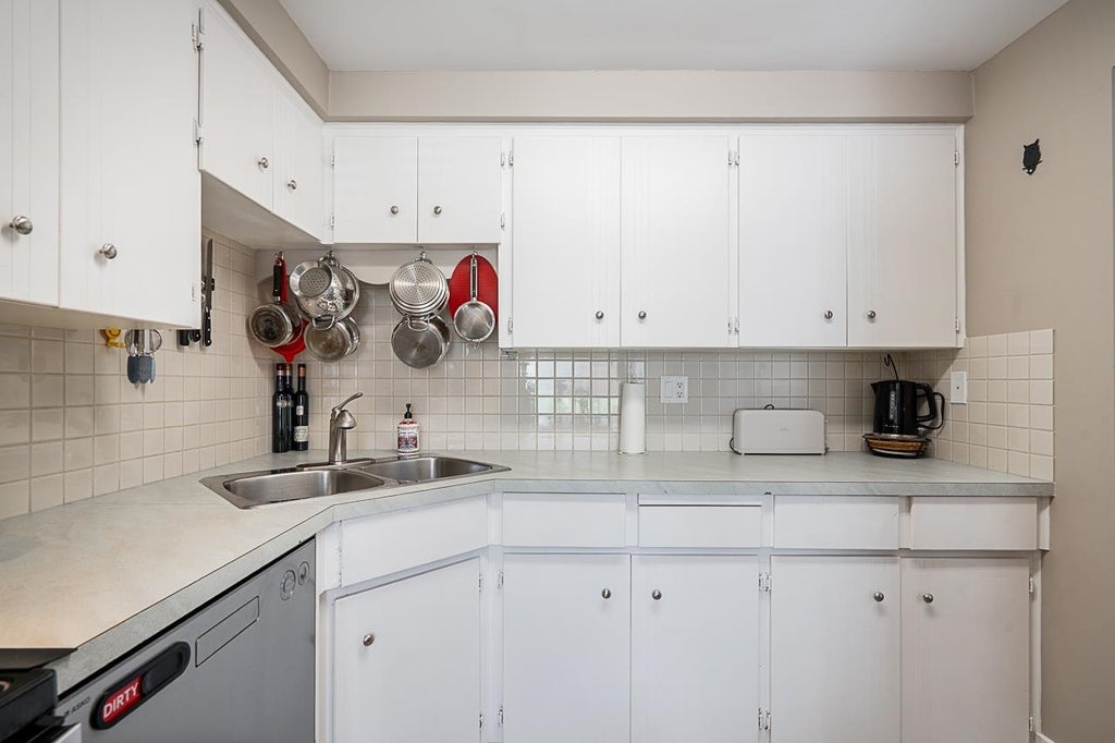 Photo of 12169 222 Street, Maple Ridge, BC V2X 5W4 (MLS # R3154942)