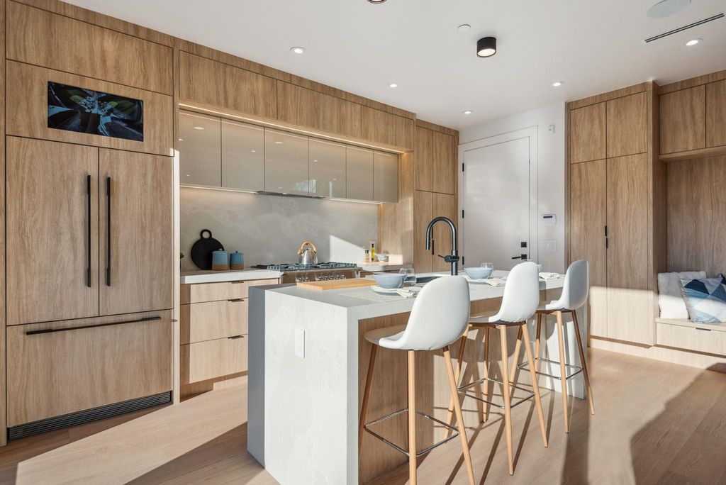 listing image 1102226094997195927