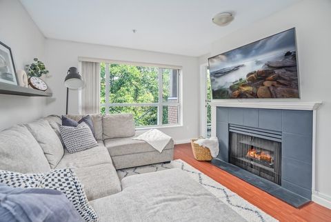 2551 Parkview Lane 308 Port Coquitlam BC V3C 6J8