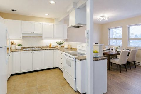 22720 119 Avenue 205 Maple Ridge BC V2X 2Z8