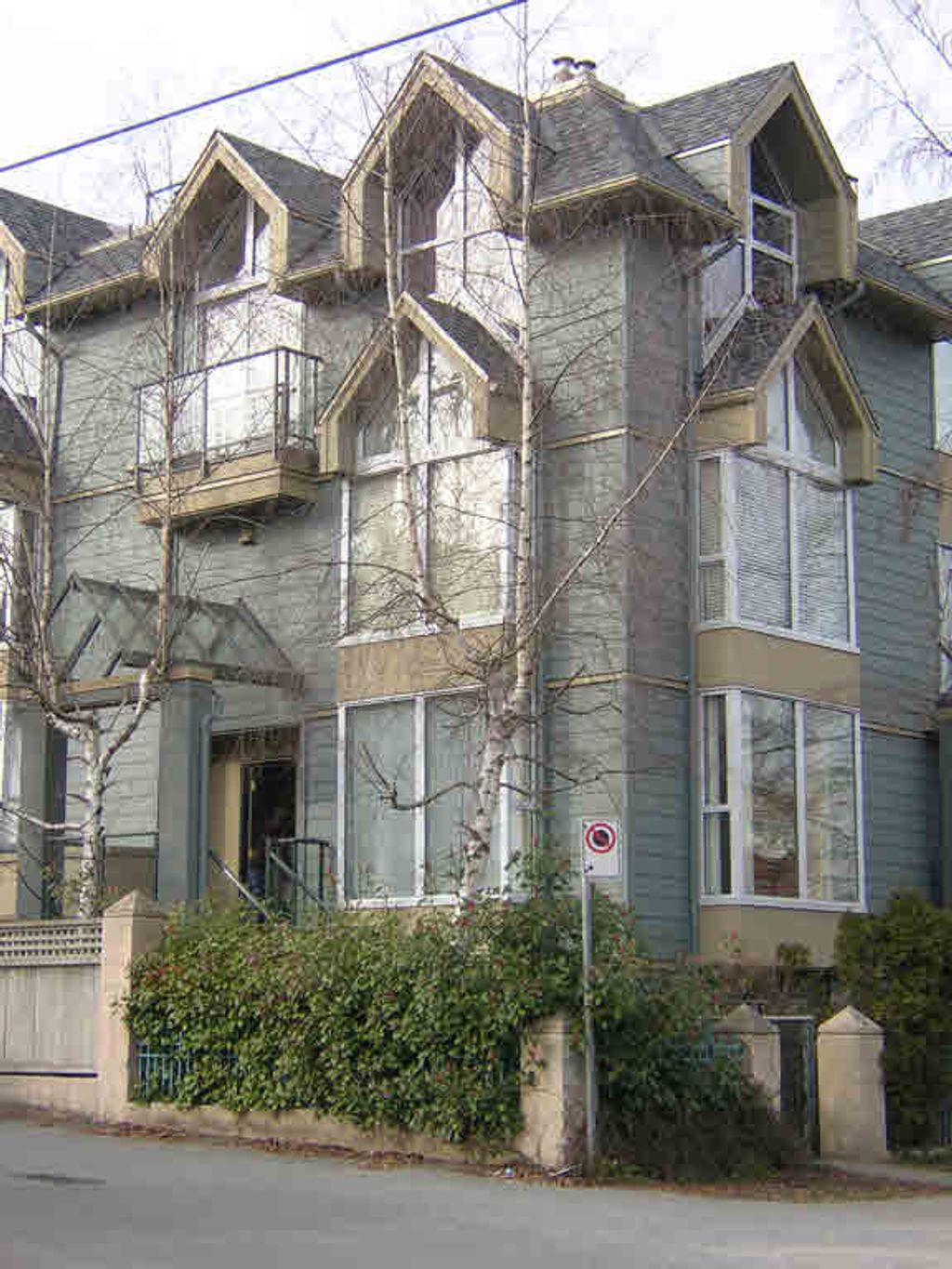 listing image 1101028847292566342