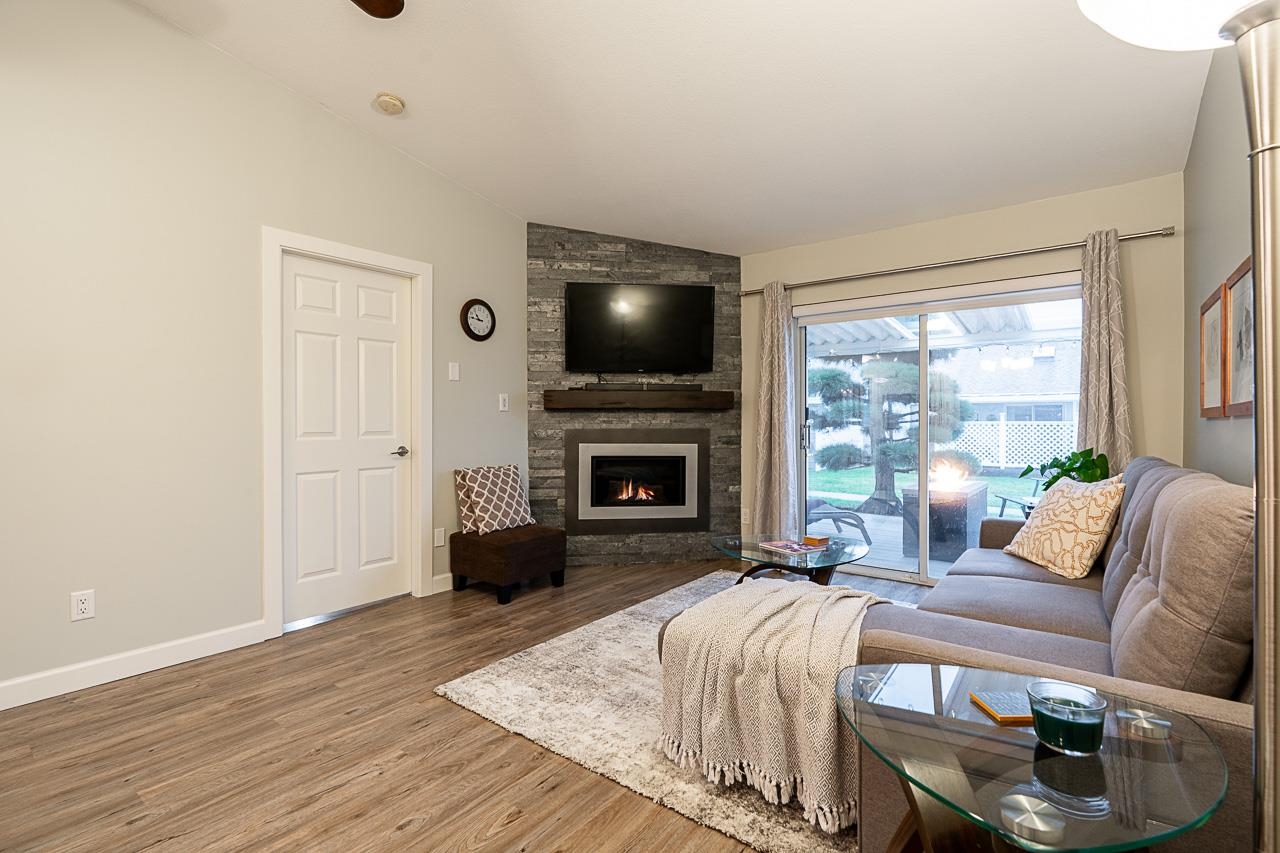 23580 Dewdney Trunk Road 9