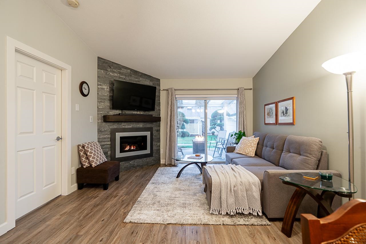 23580 Dewdney Trunk Road 9