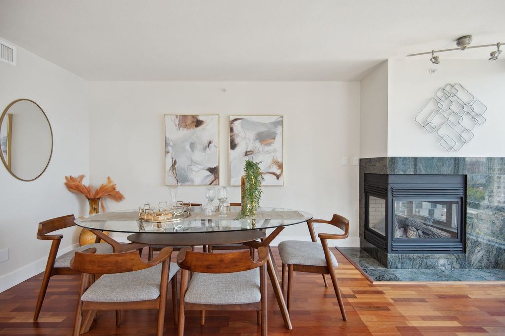 listing image 1105415311828506273