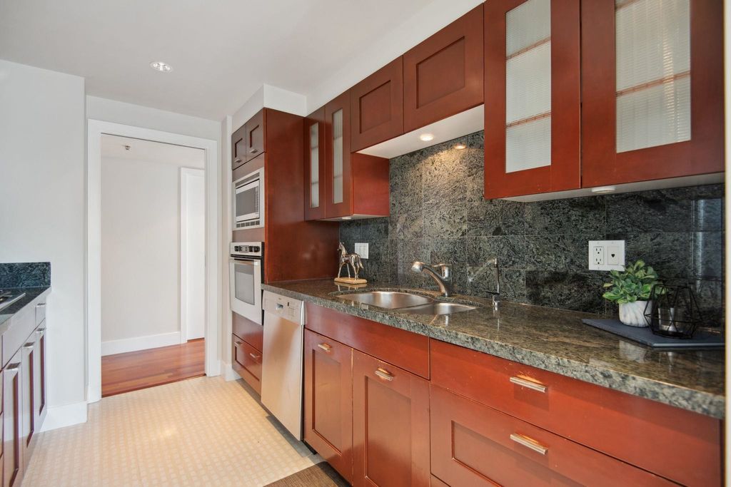 listing image 1102143063003013763