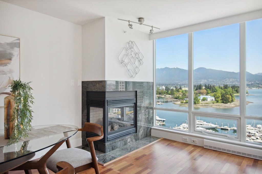 listing image 1106439431292986593