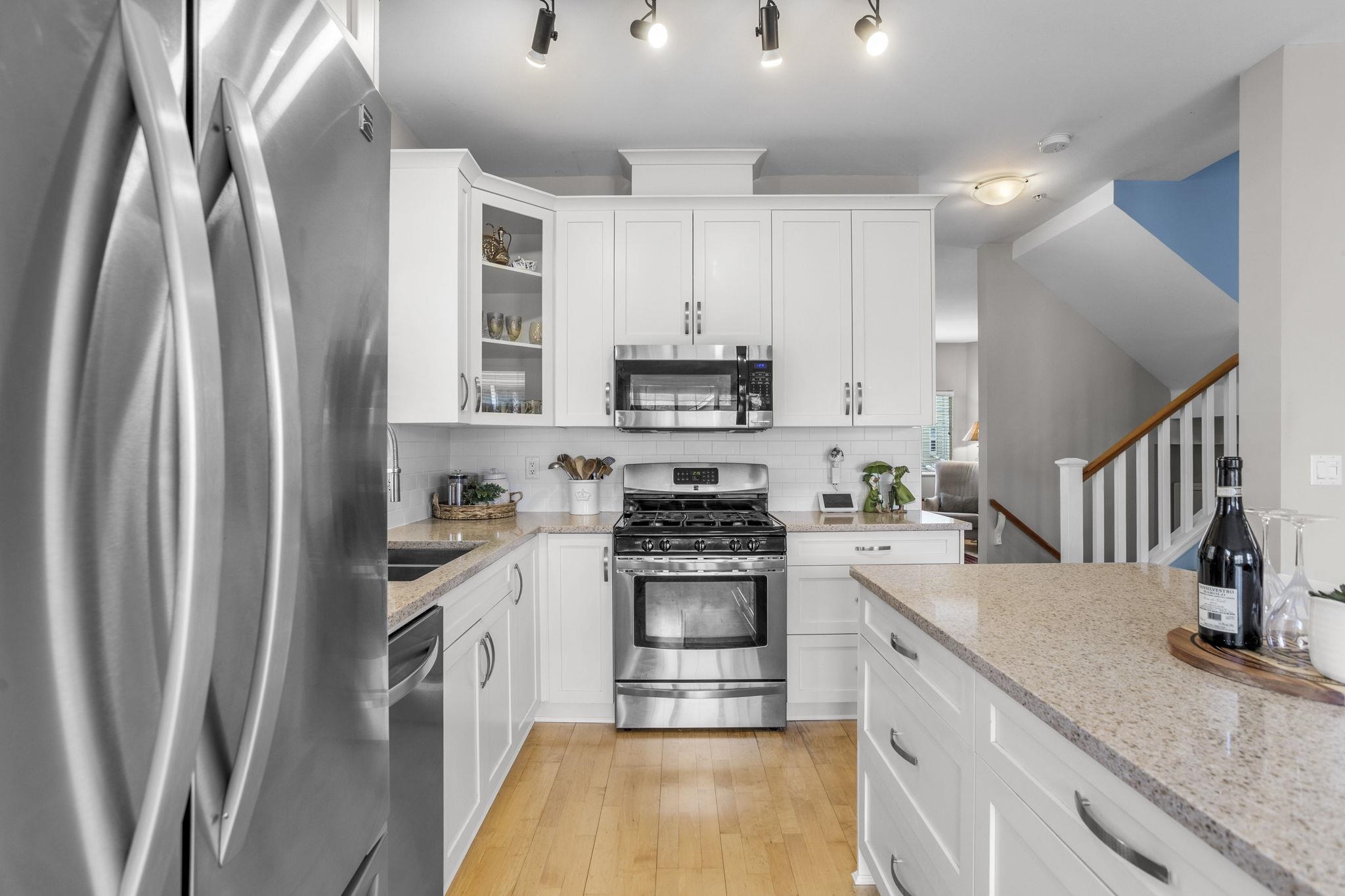 1108 Riverside Close 32