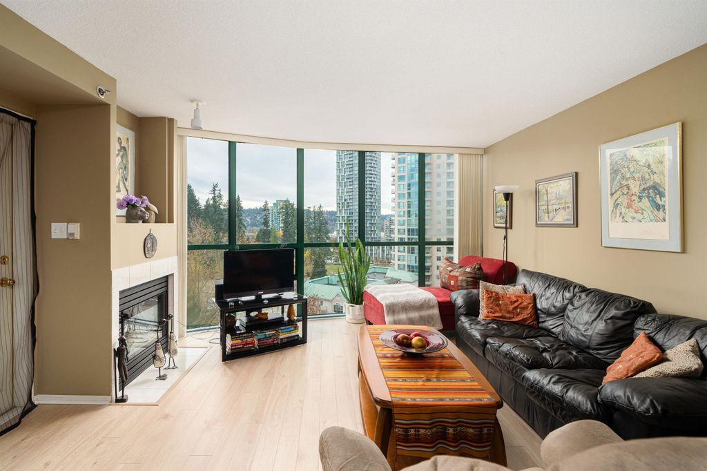 listing image 1101117158077560391