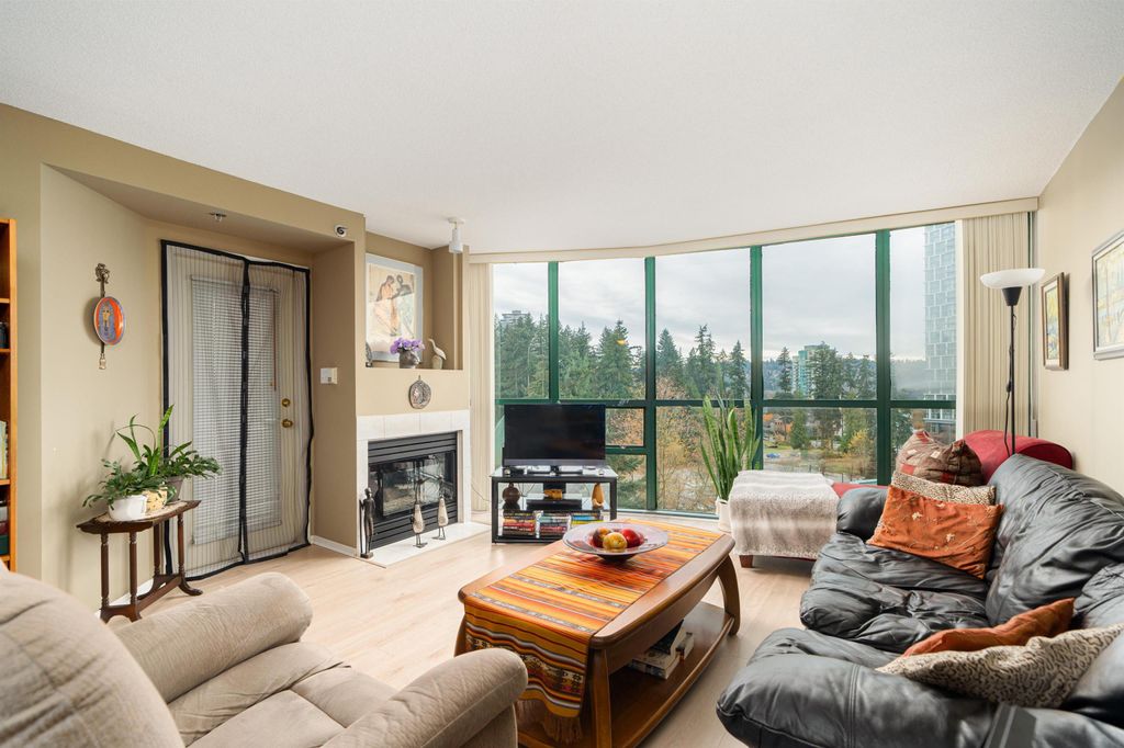 listing image 1104867631296857203