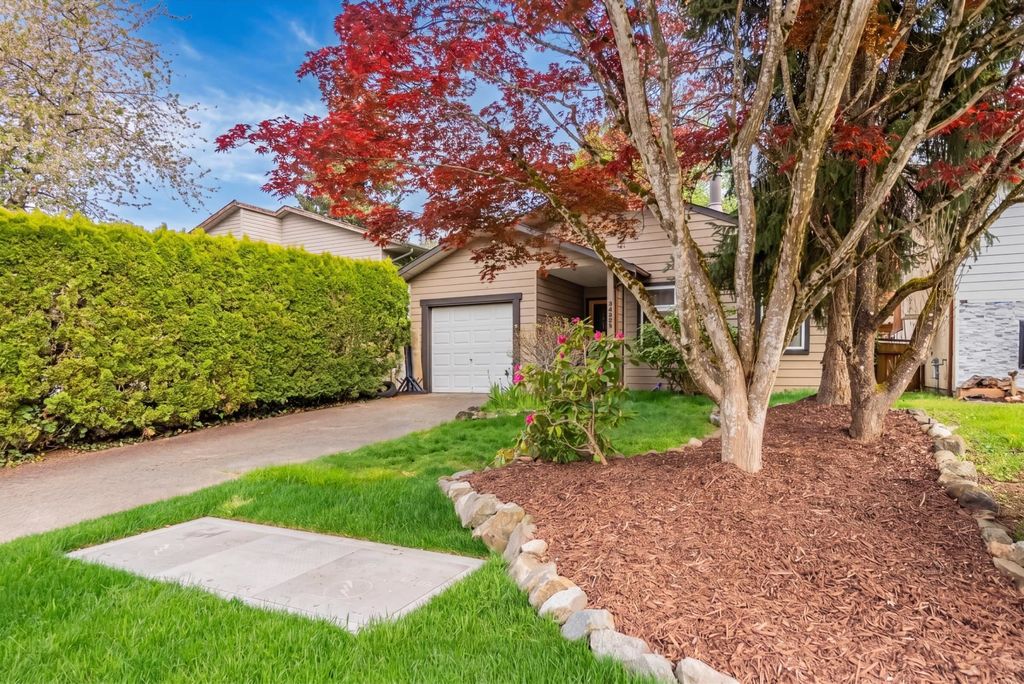 Photo of 34899 Glenn Mountain Drive, Abbotsford, BC V3G 1C2 (MLS # R3114389)