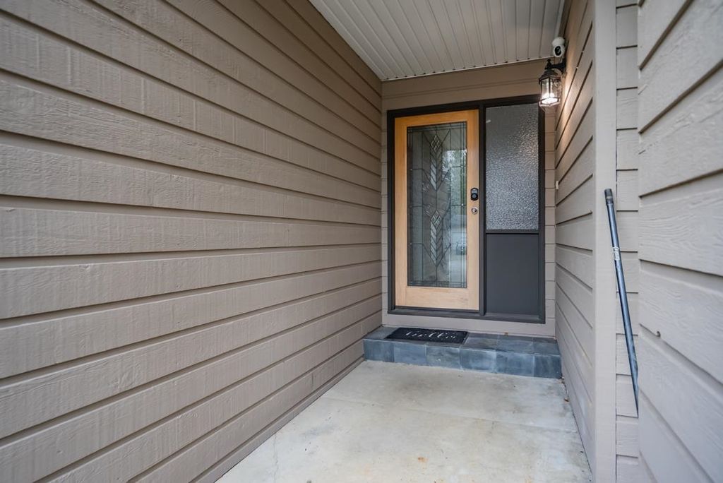 Photo of 34899 Glenn Mountain Drive, Abbotsford, BC V3G 1C2 (MLS # R3114389)