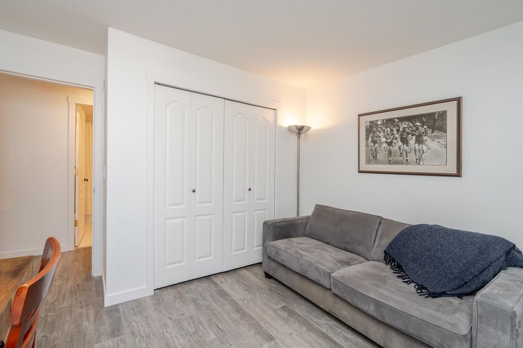 listing image 1104314662668261802