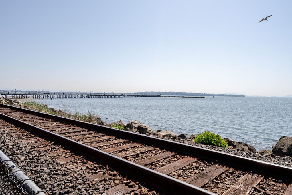 listing image 1107449320704000006