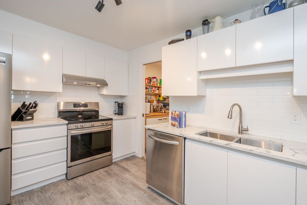 listing image 1102931620825433010