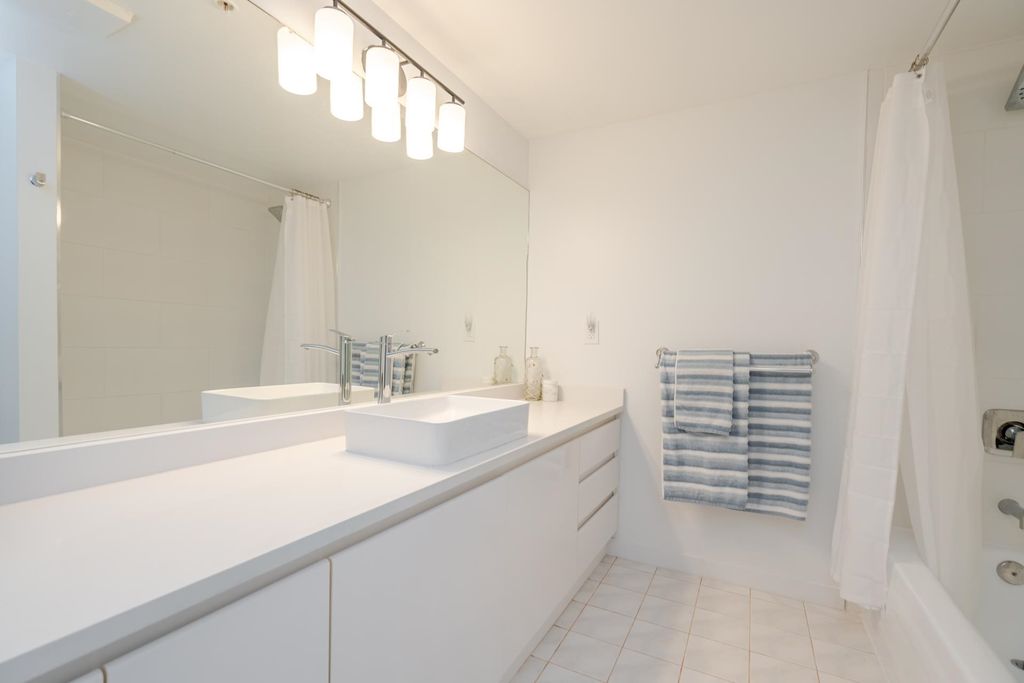 listing image 1102728142967405469