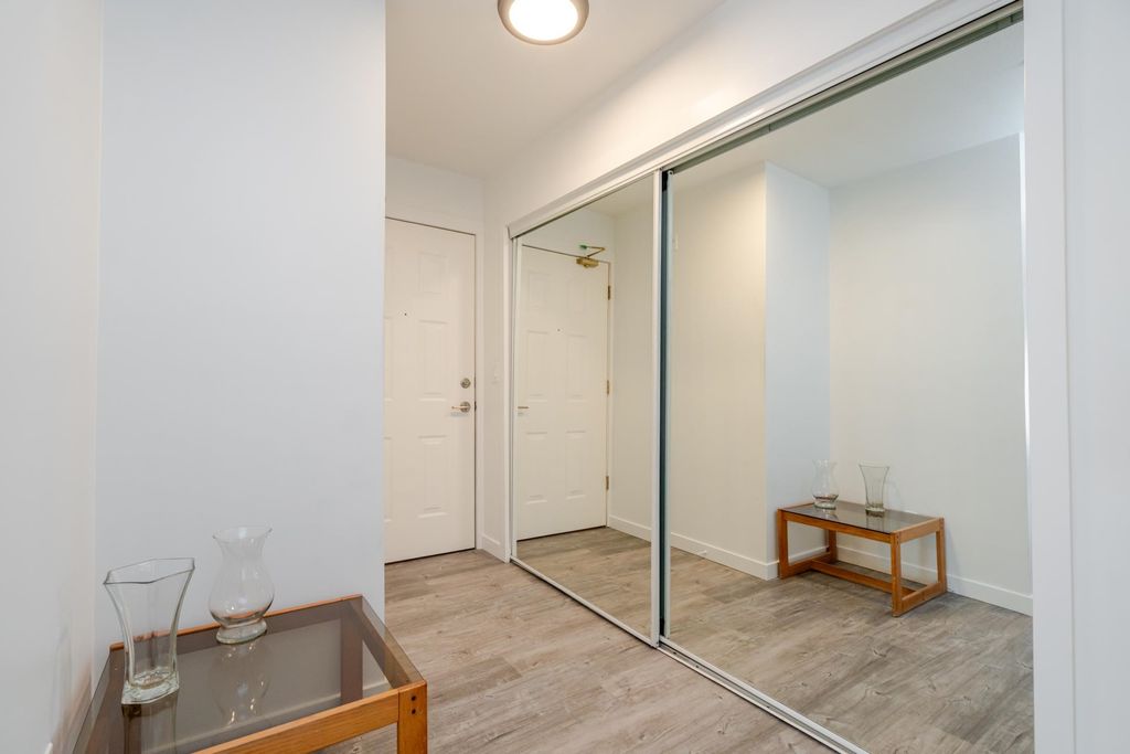 listing image 1102669492699854984