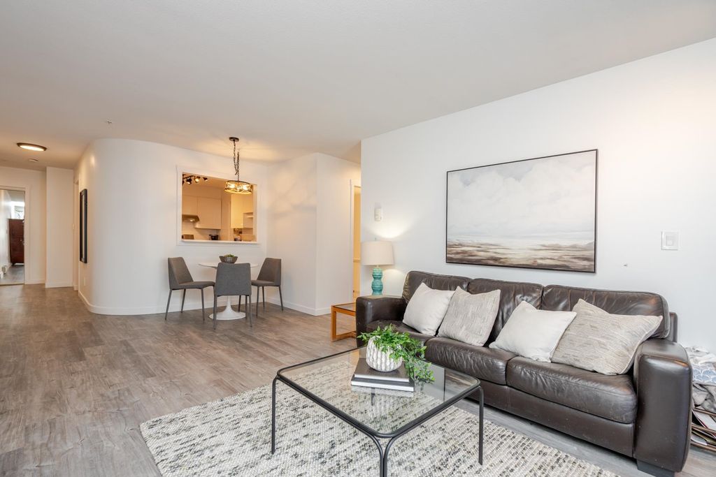 listing image 1104716955059342156