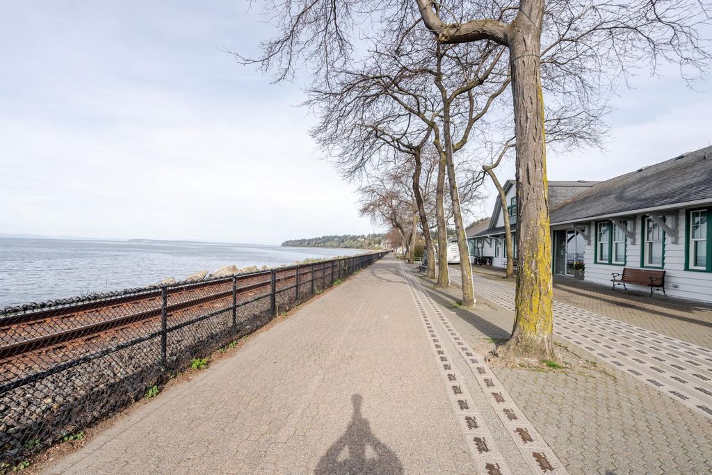 listing image 1104697400888828569