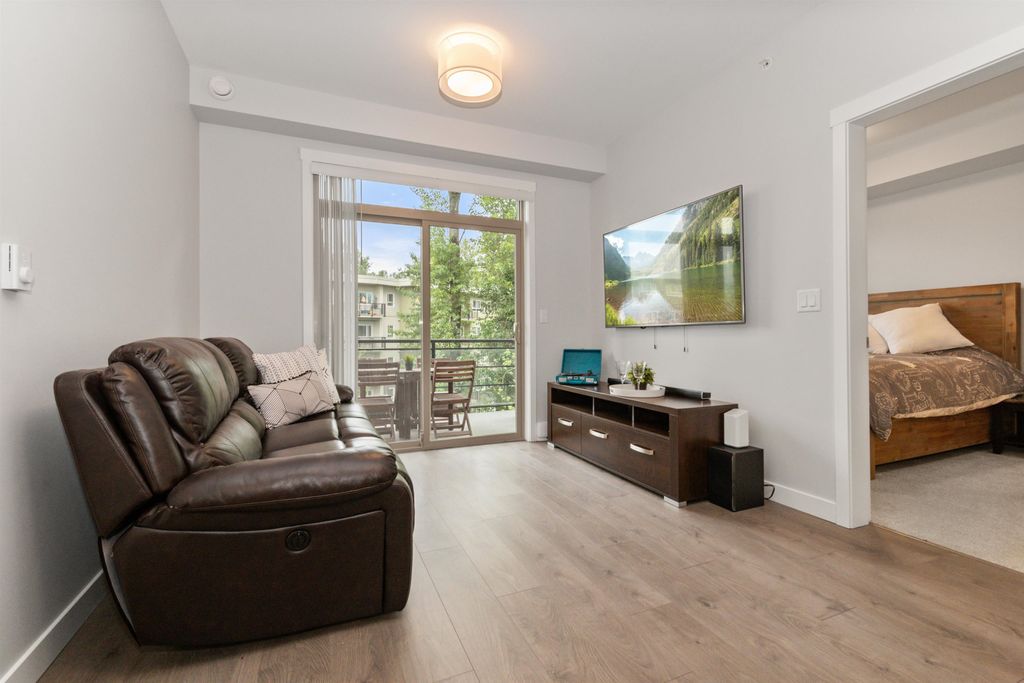 listing image 1108531962782384766