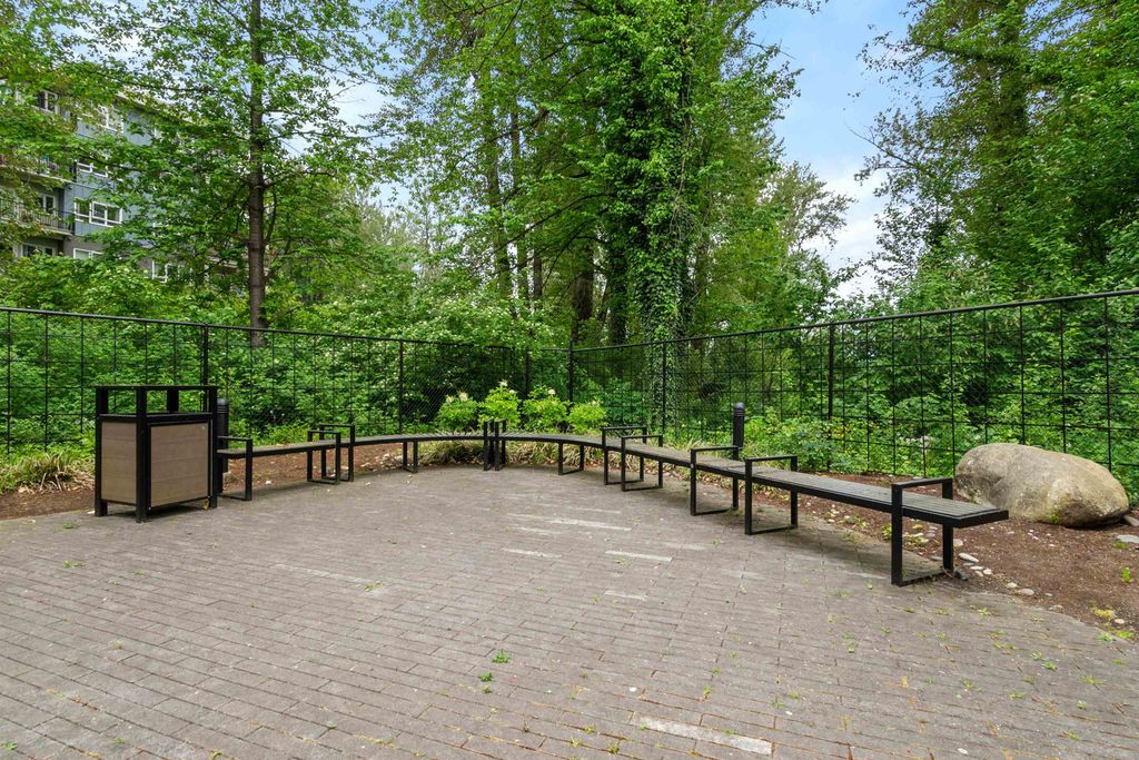 listing image 1109048636834811238