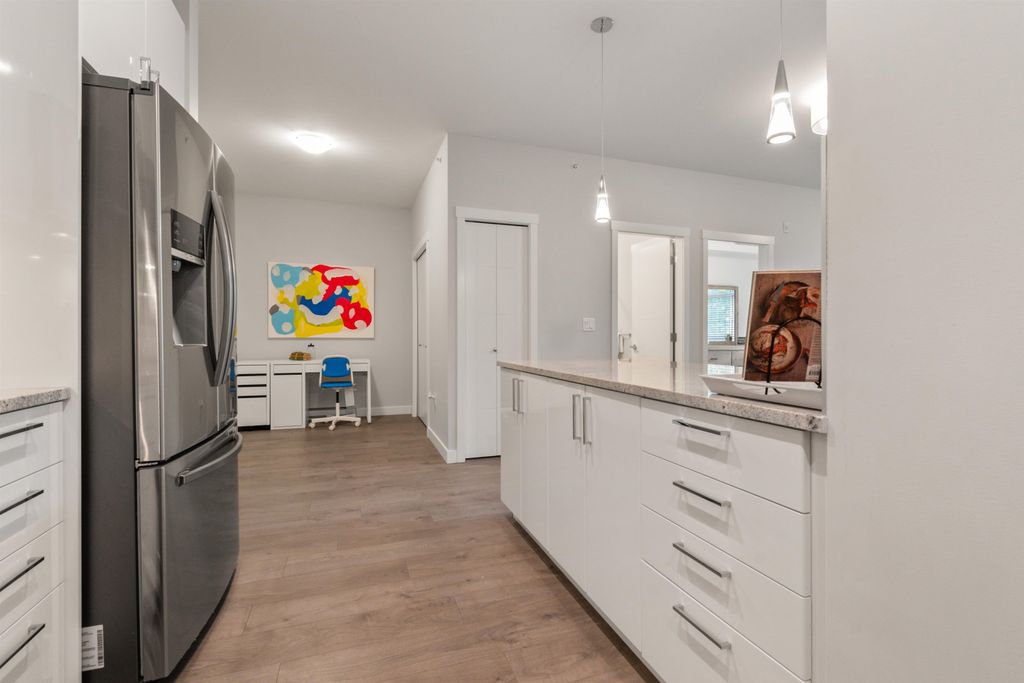 listing image 1104461026159872990