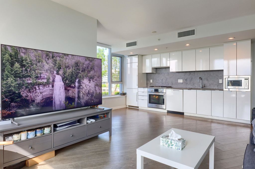 listing image 1109635772215443408