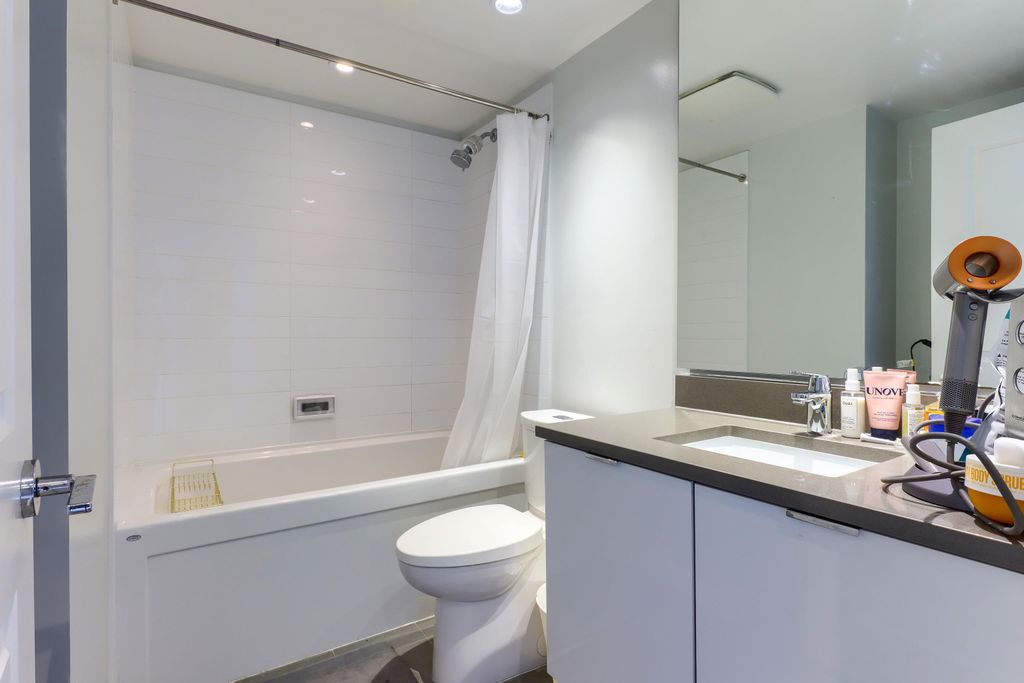 listing image 1106179372900459890