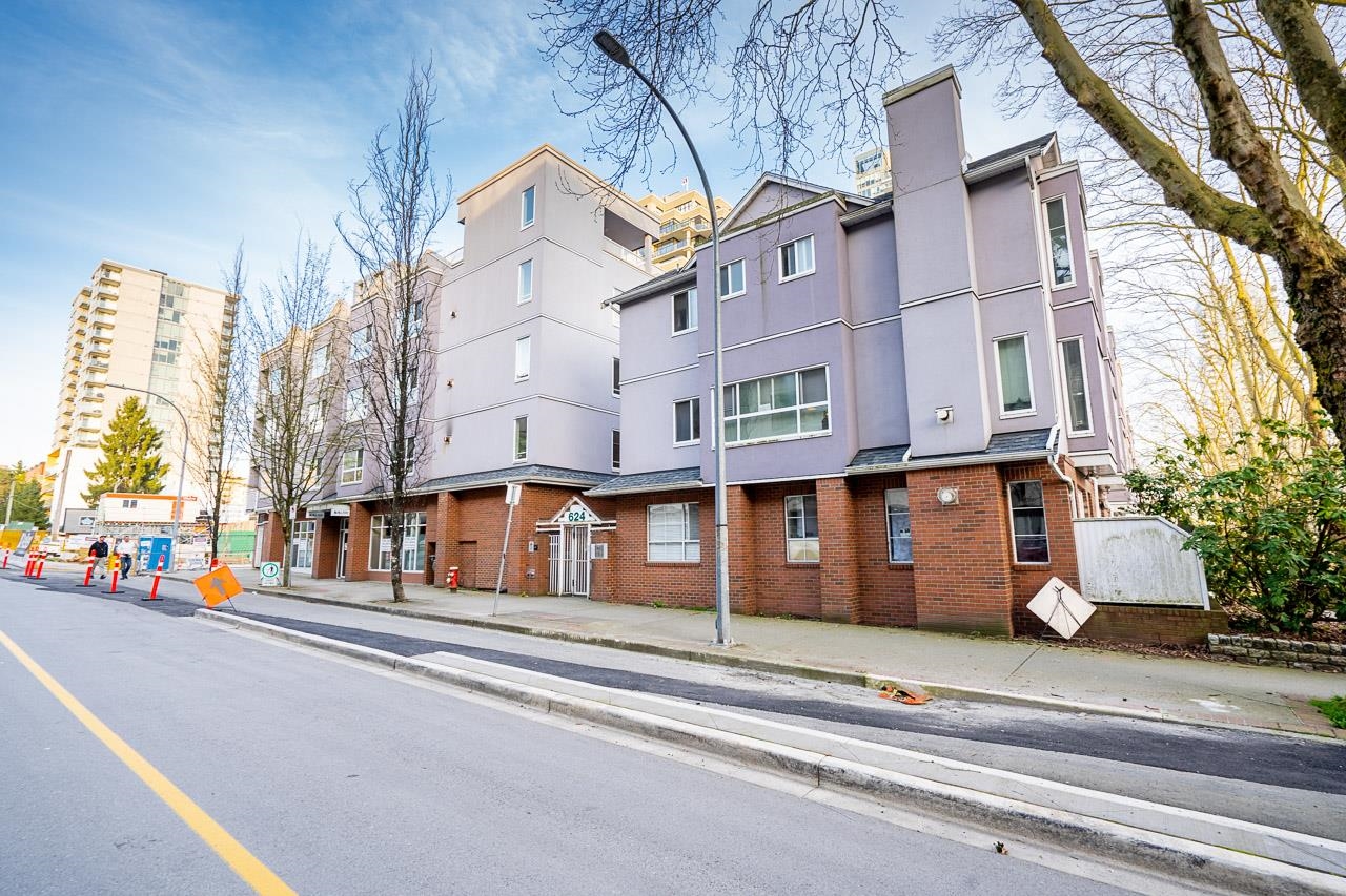 624 Agnes Street 103