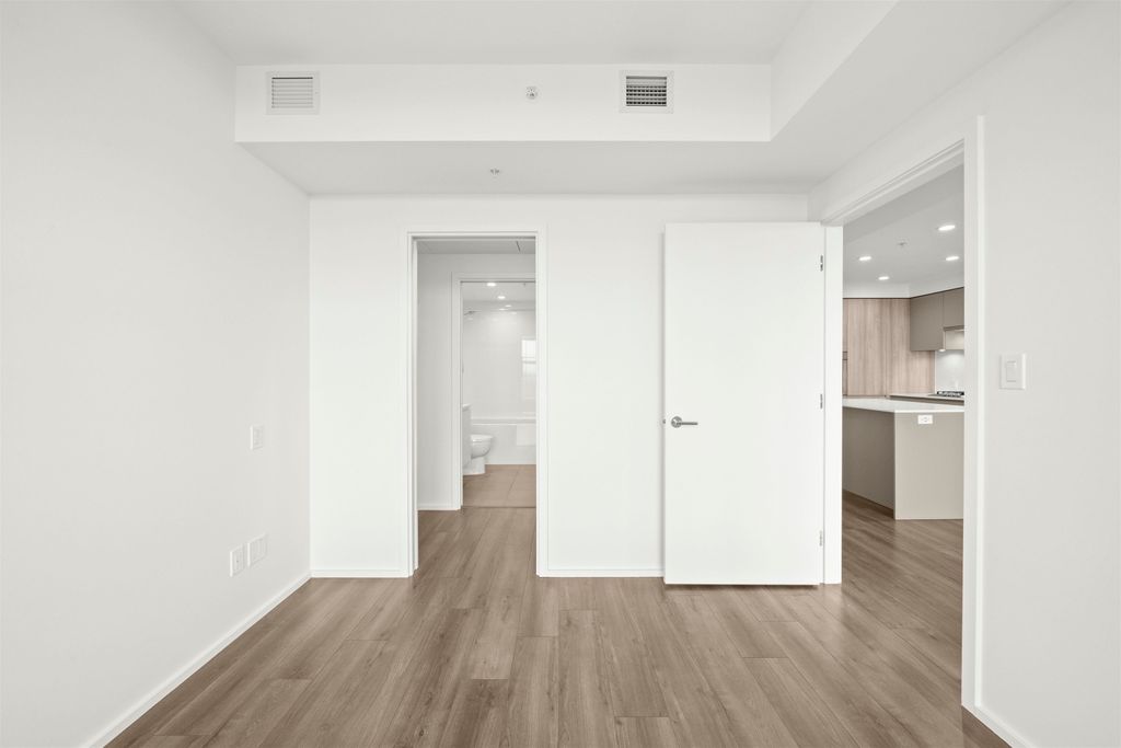 listing image 1105075748781002741