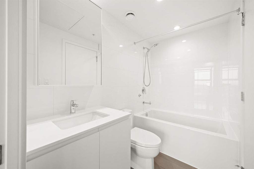 listing image 1102775580385664937