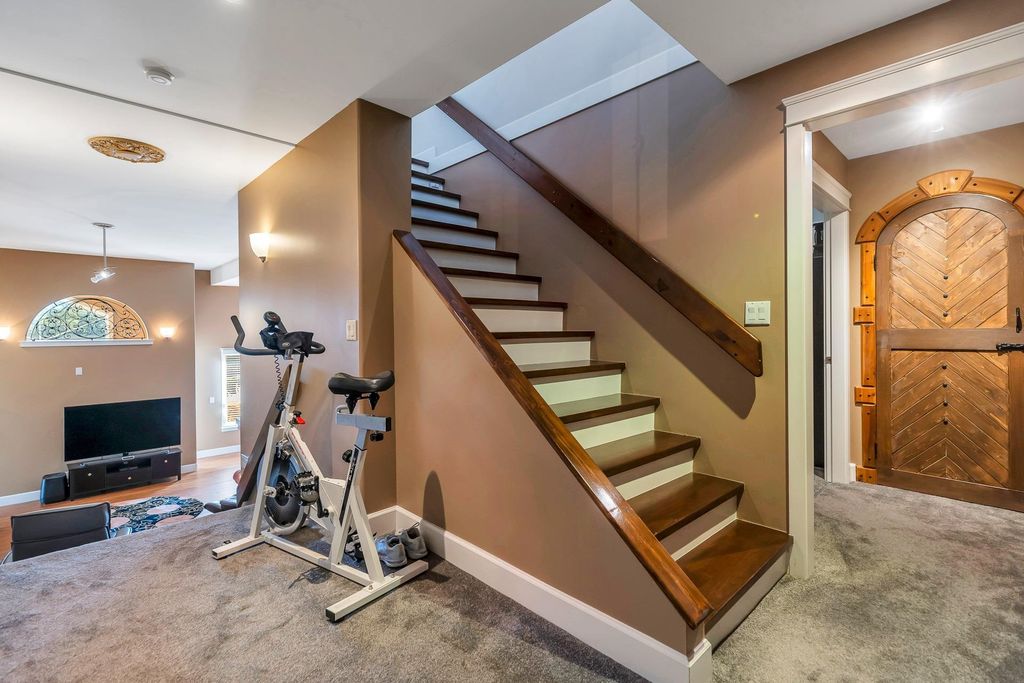 listing image 1101316343602304543