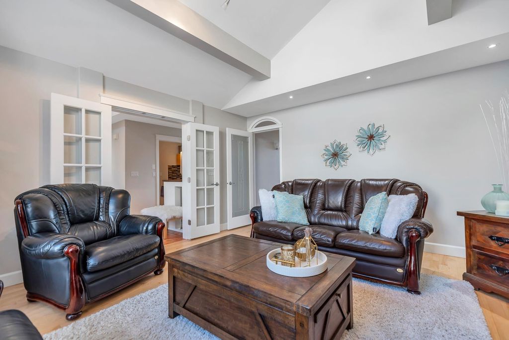 listing image 1109873023550741386