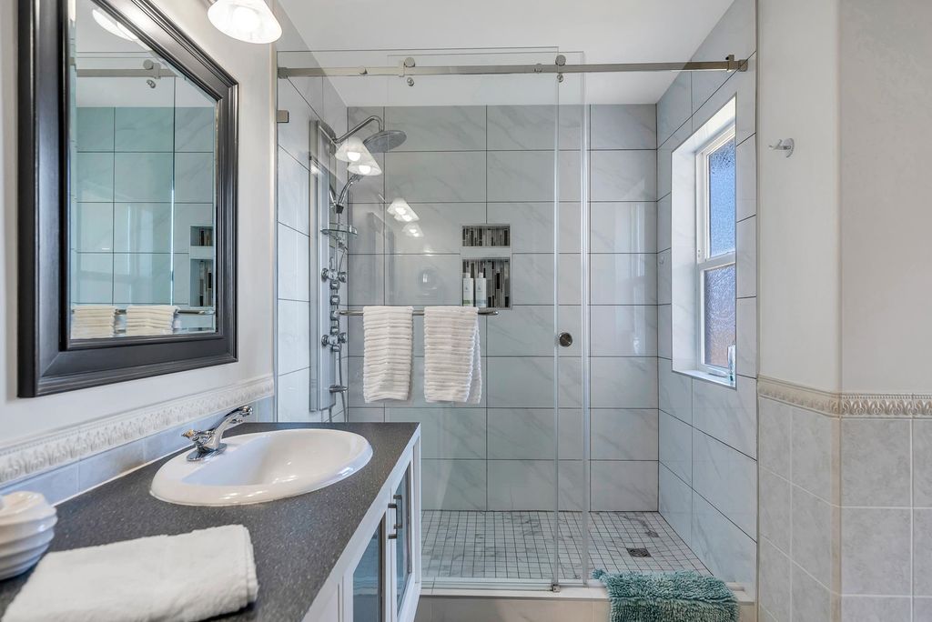 listing image 1104420954279632558