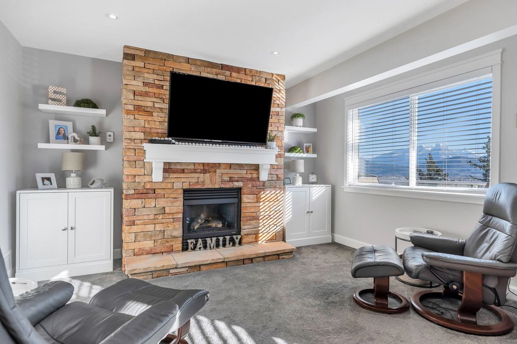 listing image 1109868971584755264
