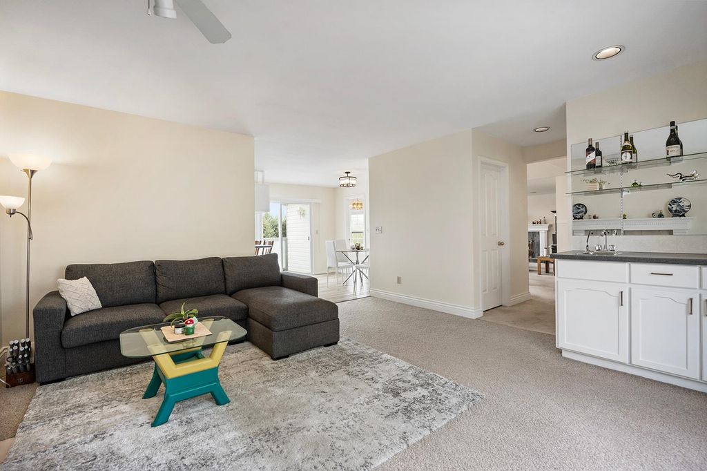 listing image 1105892372580813753