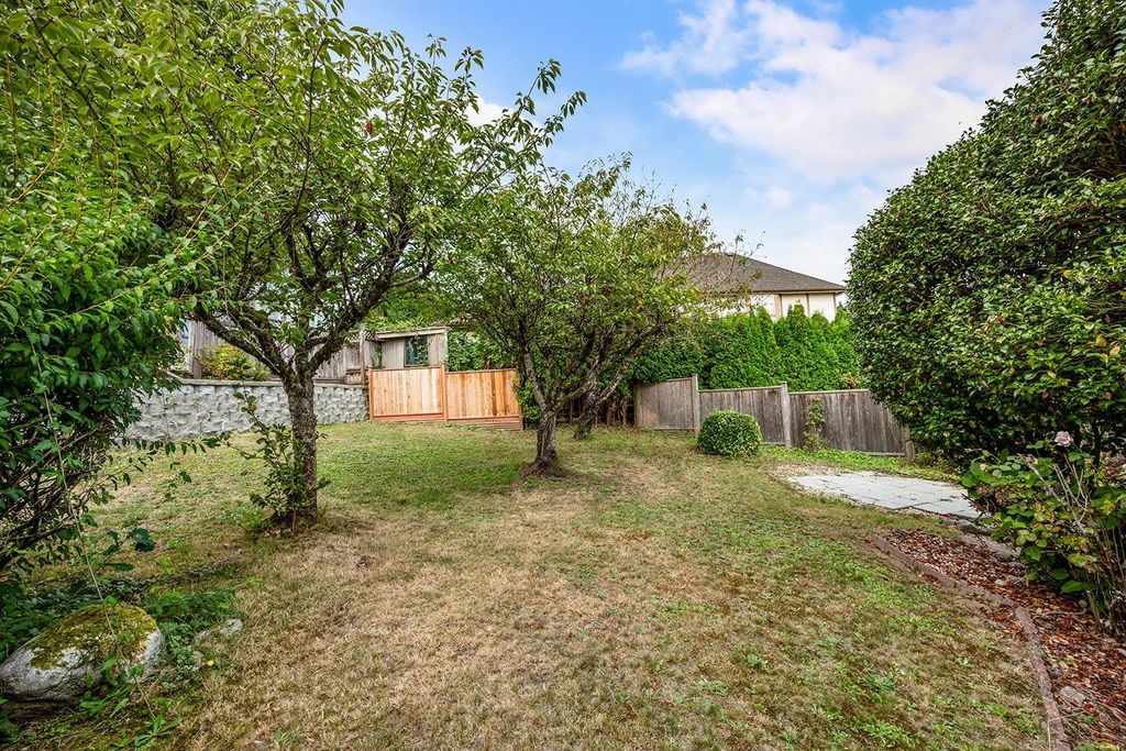 listing image 1109053025340857766
