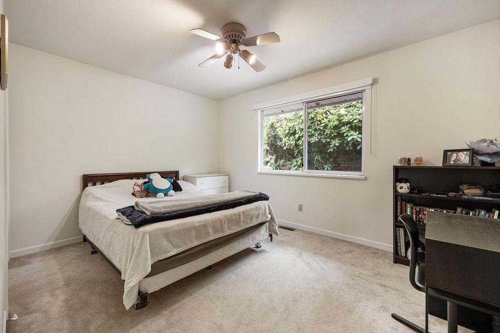 listing image 1102499002189816945