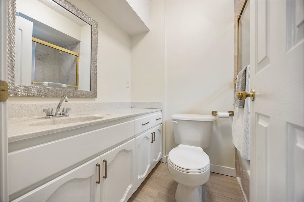 listing image 1108038408143993975