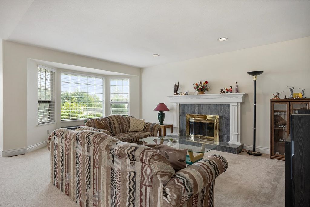 listing image 1105315462664860938