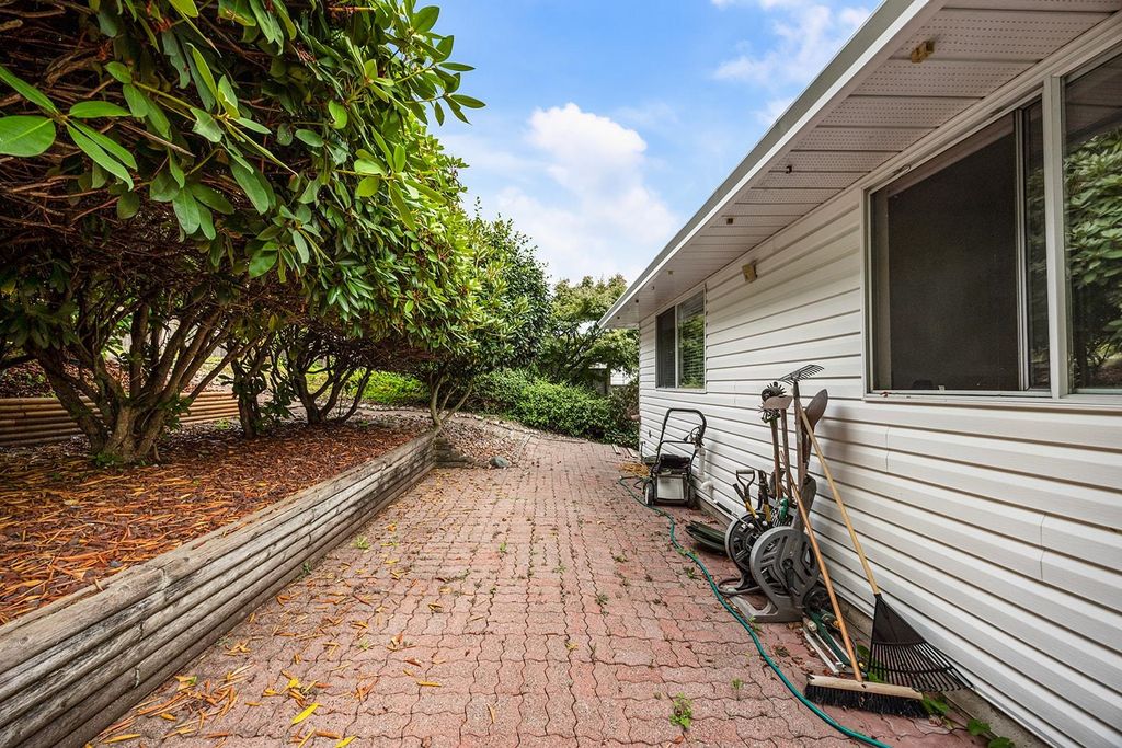 listing image 1108321054563272817