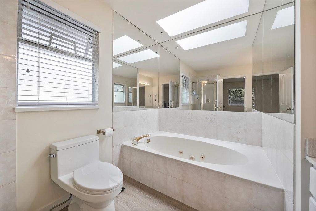 listing image 1100703926488165007