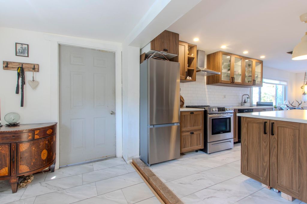 listing image 1102283218416198068