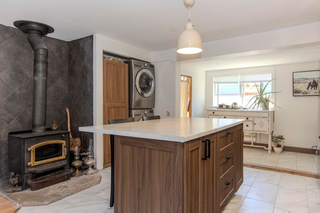 listing image 1105208439625820173