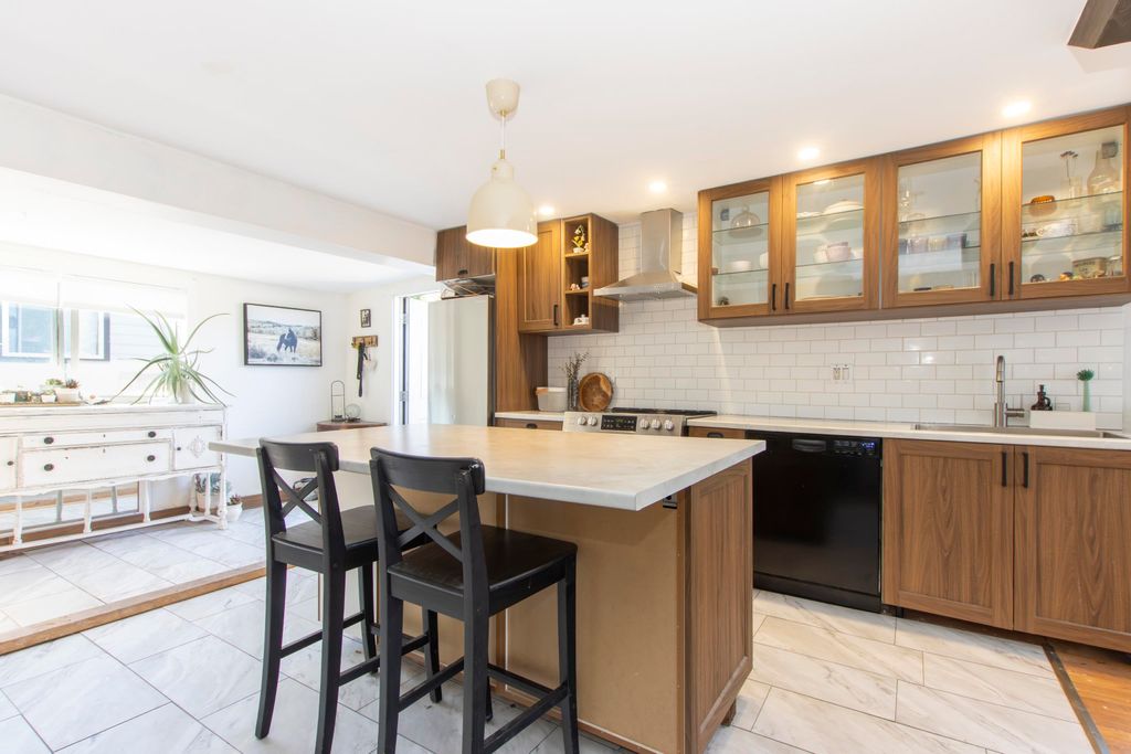 listing image 1103768266637569076