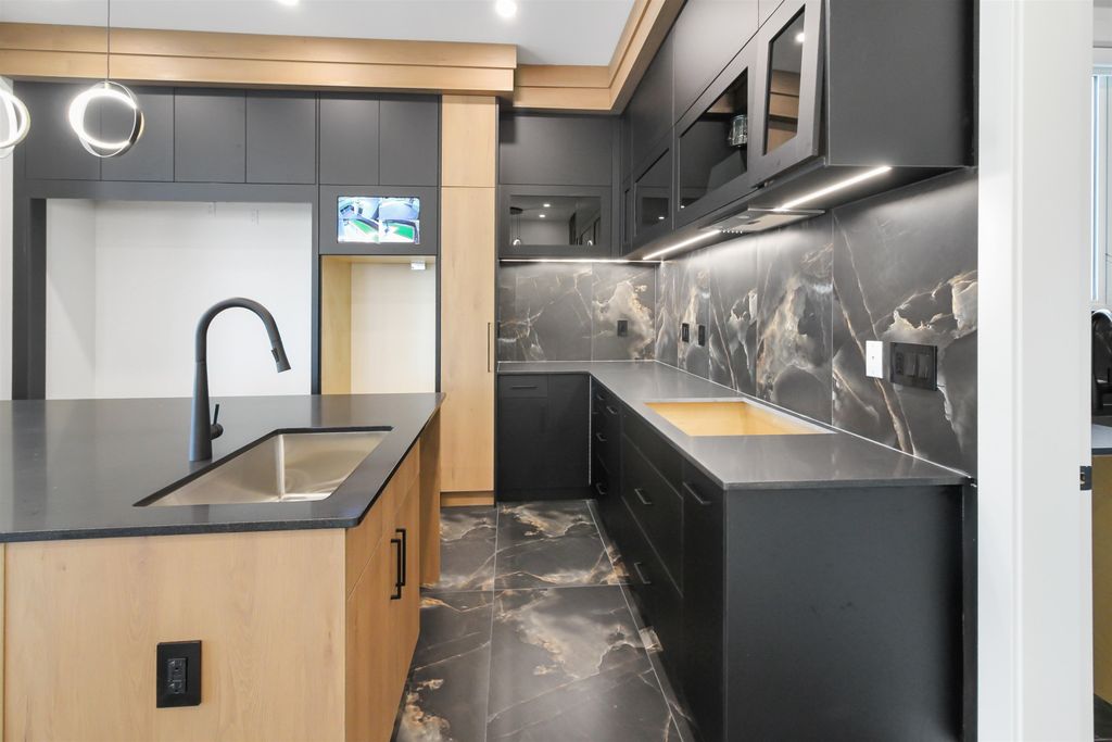 listing image 1107665791347275586