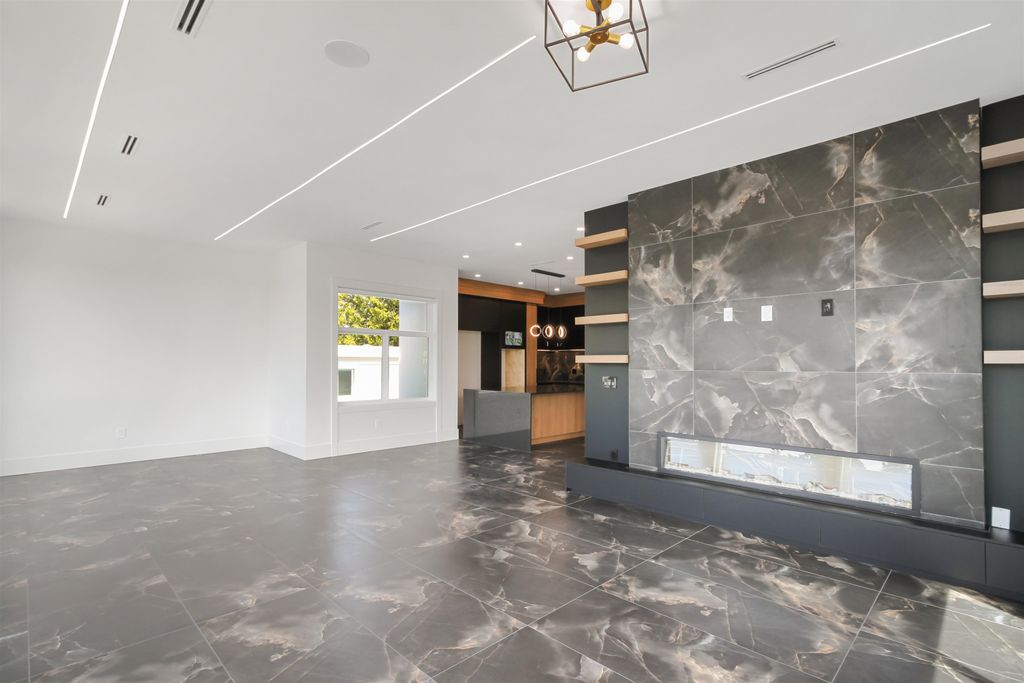 listing image 1105799969071527192