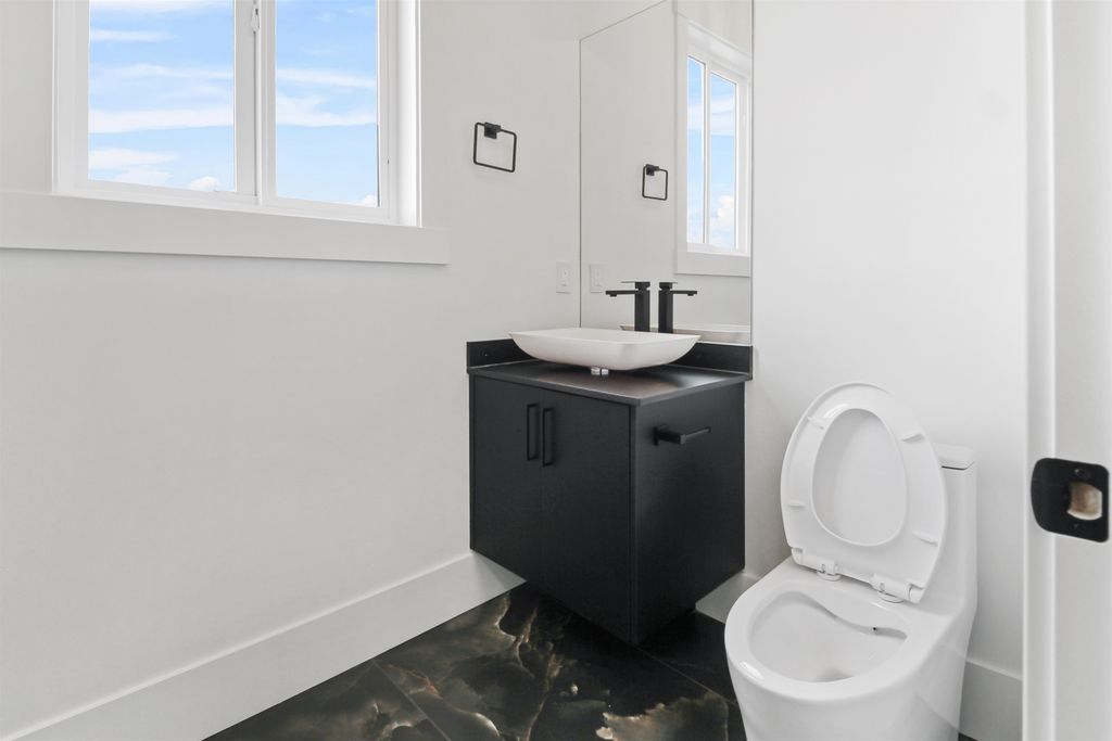 listing image 1107378298763621042