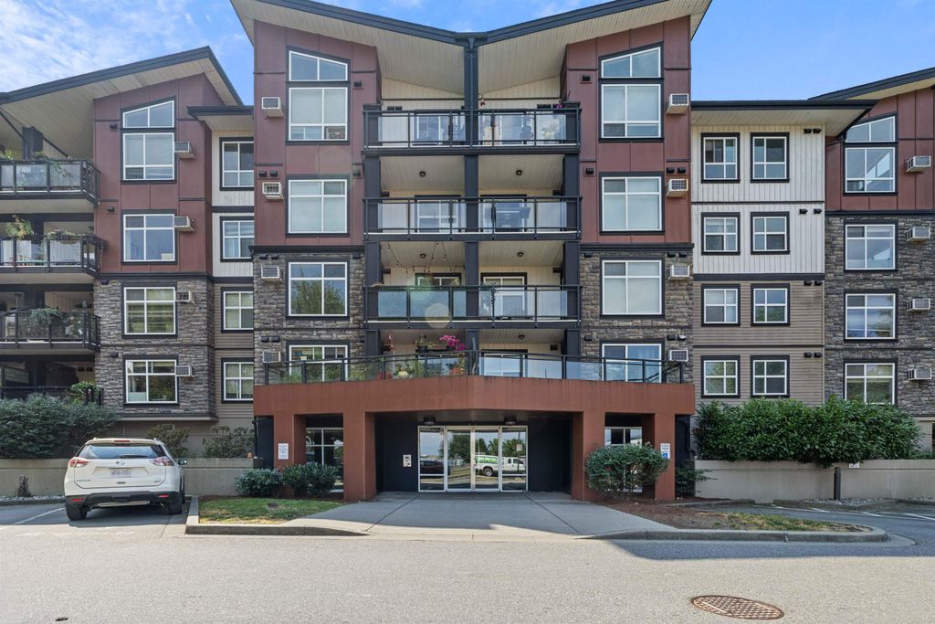 Photo of 45640 Alma Avenue #301, Chilliwack, BC V2R 0P8 (MLS # R3149466)