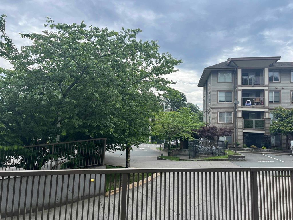 Photo of 45567 Yale Road #101, Chilliwack, BC V2P 0B2 (MLS # R3135516)